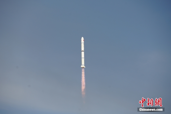 北京時間2023年8月9日6時53分，我國在太原衛(wèi)星發(fā)射中心使用長征二號丙運載火箭，成功將環(huán)境減災(zāi)二號06星發(fā)射升空，衛(wèi)星順利送入預(yù)定軌道，發(fā)射任務(wù)獲得圓滿成功。此次任務(wù)是長征系列運載火箭第482次飛行。馮陽 攝