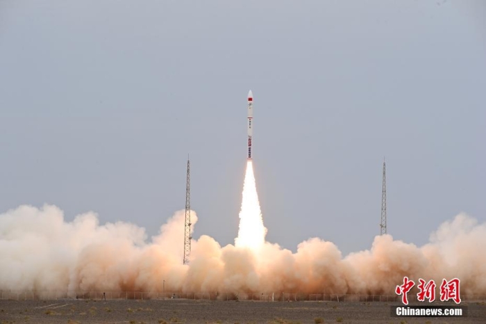 北京時(shí)間2023年8月10日12時(shí)03分，谷神星一號遙七運(yùn)載火箭在我國酒泉衛(wèi)星發(fā)射中心成功發(fā)射升空，將搭載的西光壹號01星等7顆衛(wèi)星順利送入預(yù)定軌道，發(fā)射任務(wù)獲得圓滿成功。此次任務(wù)是谷神星一號運(yùn)載火箭第7次飛行。汪江波 攝