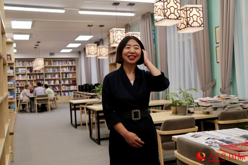 白俄羅斯國立大學共和國漢學孔子學院中方院長劉素玲。人民網(wǎng)記者 朱虹攝