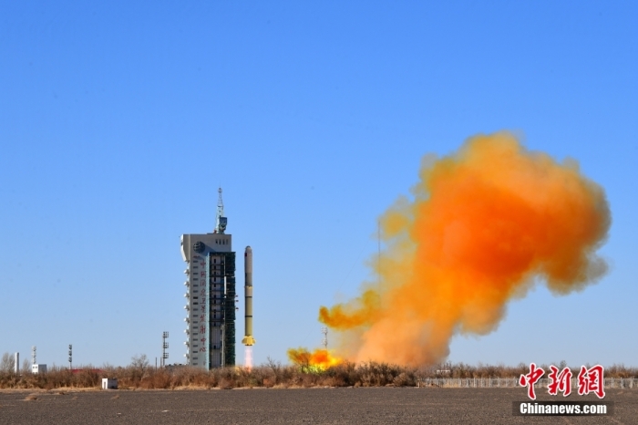北京時間2023年11月16日11時55分，我國在酒泉衛(wèi)星發(fā)射中心使用長征二號丙運載火箭，成功將新一代海洋水色觀測衛(wèi)星發(fā)射升空，衛(wèi)星順利進入預定軌道，發(fā)射任務獲得圓滿成功。此次任務是長征系列運載火箭第497次飛行。汪江波 攝