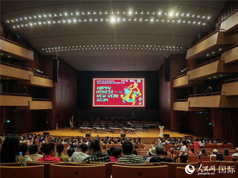 “歡慶之聲—2024歡樂春節(jié)音樂會”14日在泰國瑪希隆王子音樂廳舉行。人民網(wǎng)記者 楊一攝