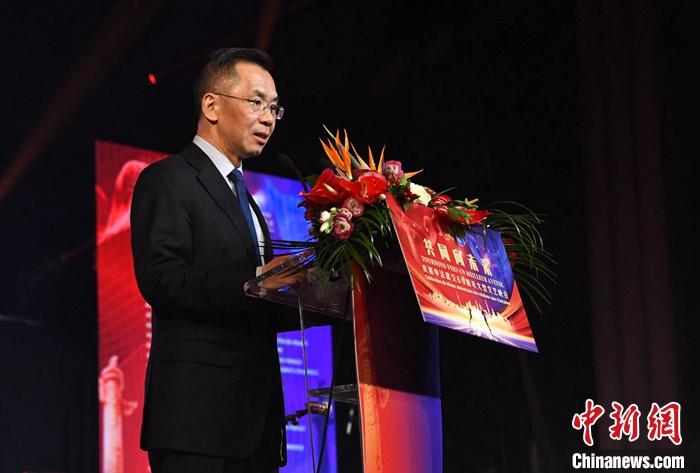 當(dāng)?shù)貢r間1月16日晚，以“共同向未來”為題的慶祝中法建交60周年大型文藝晚會在巴黎舉辦。中國駐法國大使盧沙野出席晚會并致辭。 <a target='_blank' href='/' _fcksavedurl='/'><p  align=
