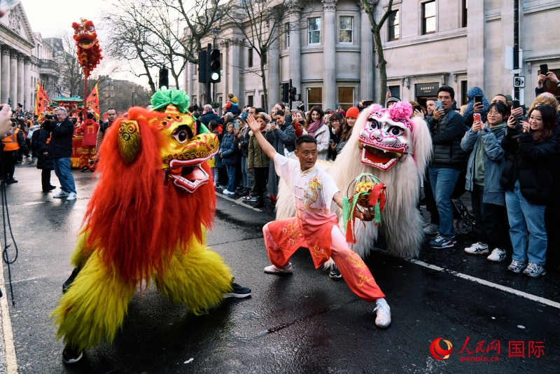 倫敦新春慶典現(xiàn)場。人民網(wǎng) 郭錦標(biāo)、楊浩鵬攝