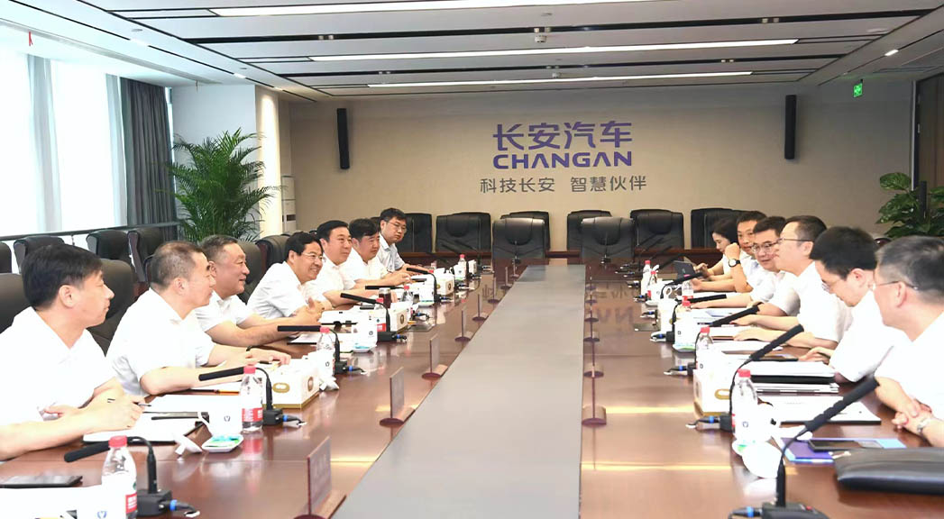 張濤帶隊(duì)赴重慶對(duì)接洽談項(xiàng)目。 白永民攝