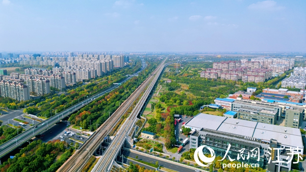 航拍幸福街道。人民網(wǎng)記者 王繼亮攝