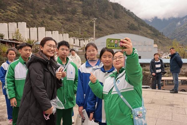 為驗證“高反風(fēng)險預(yù)測”小程序，這群高中生真去了趟高原