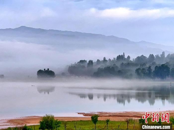 圖為青海黃河流域自然生態(tài)。(資料圖) 李玉峰 攝
