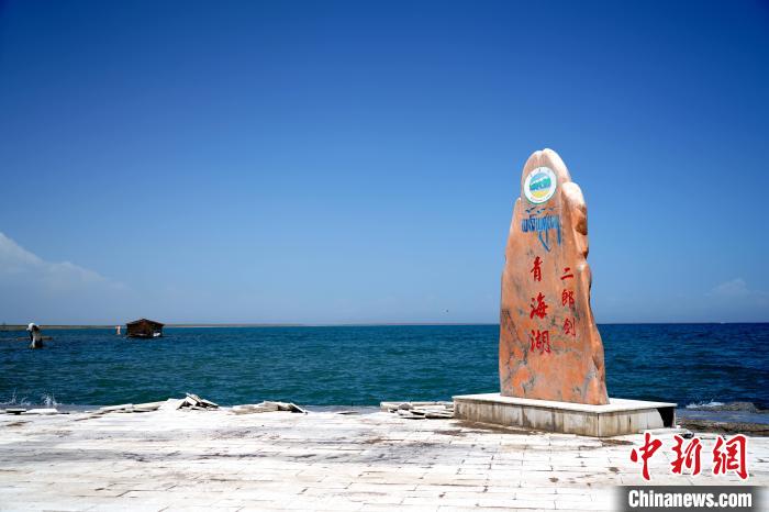 圖為青海湖景區(qū)一角。　孫睿 攝