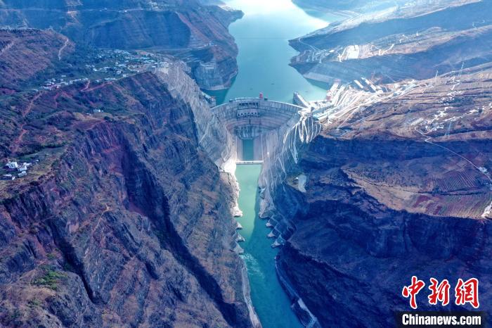 圖為白鶴灘水電站大壩全景圖。　水電四局供圖
