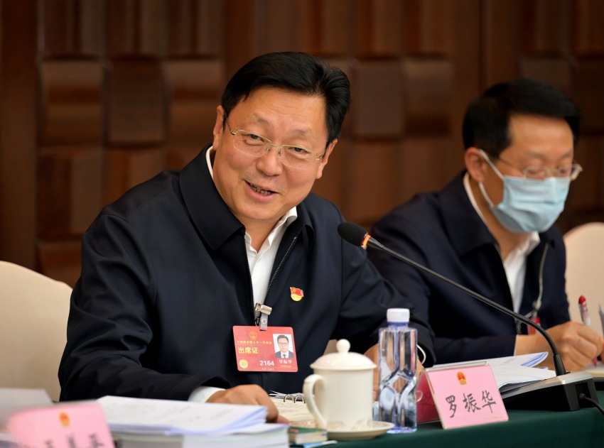 全國人大代表羅振華。