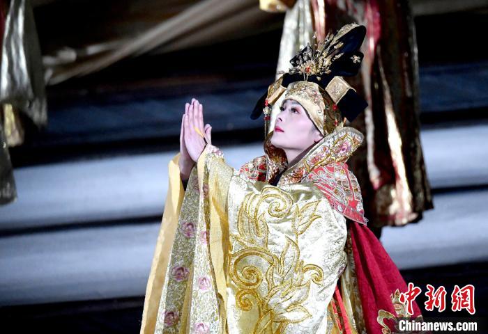 3月17日，西藏拉薩，《文成公主》大型史詩(shī)劇演出現(xiàn)場(chǎng)?！±盍?攝