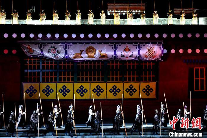 3月17日，西藏拉薩，《文成公主》大型史詩(shī)劇演出現(xiàn)場(chǎng)?！±盍?攝