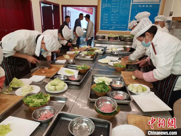 拉薩聚焦高校畢業(yè)生、農牧民就業(yè)任務指標均超額完成