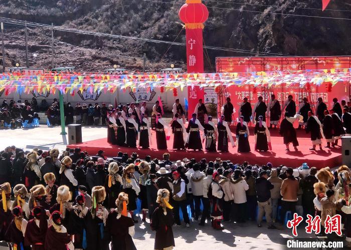 文藝活動(dòng)全景?！∶⒖悼h委宣傳部供圖