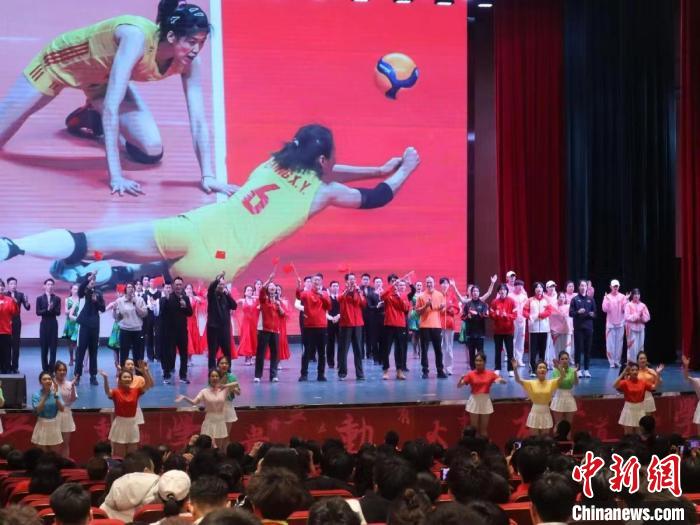 2023年全國青少年女排集訓閉幕式現(xiàn)場。　天津體育學院供圖