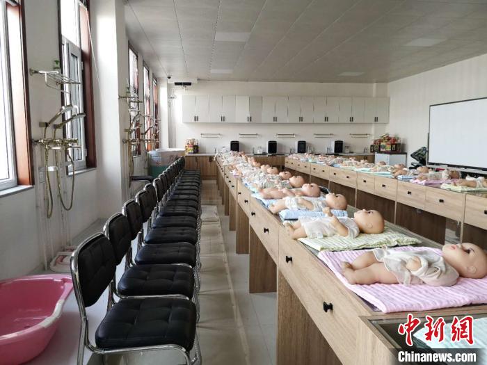 由人社部重點幫扶打造的“天鎮(zhèn)保姆”，已成為全國知名的勞務(wù)輸出品牌。　范麗芳 攝