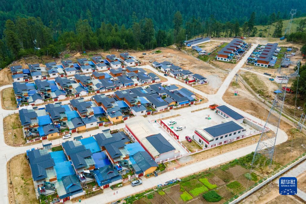 西藏林芝：易地搬遷，迎來(lái)幸福新生活
