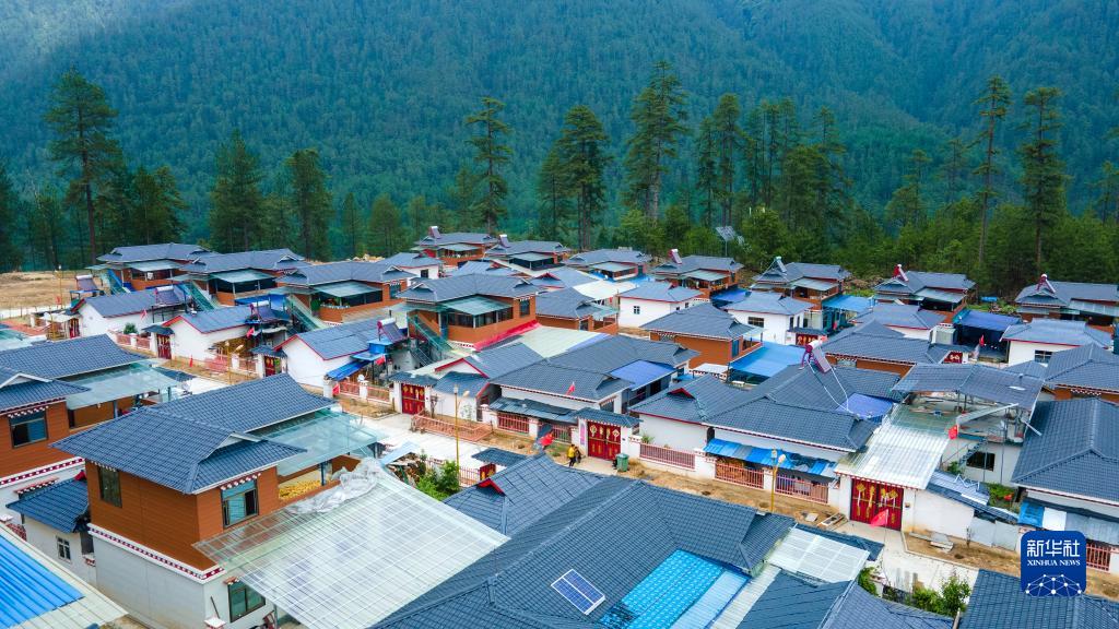 西藏林芝：易地搬遷，迎來(lái)幸福新生活