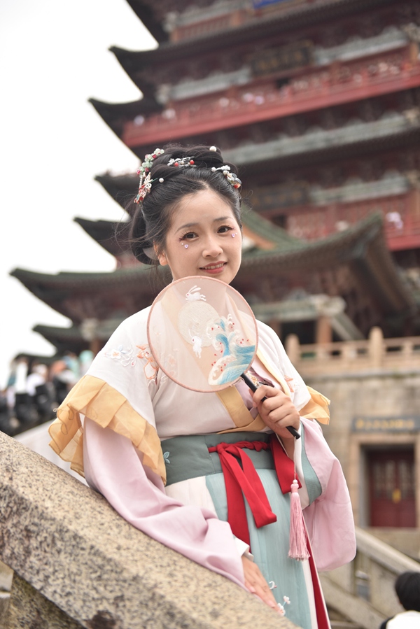 南昌滕王閣“古風(fēng)游”。受訪者供圖