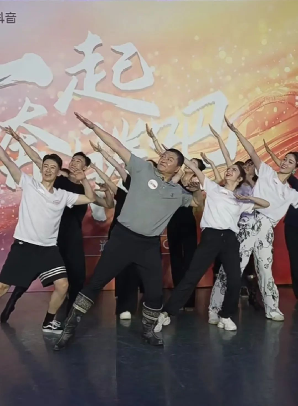 講好中華民族共同體故事，讓網(wǎng)絡“連心”更“聚心”