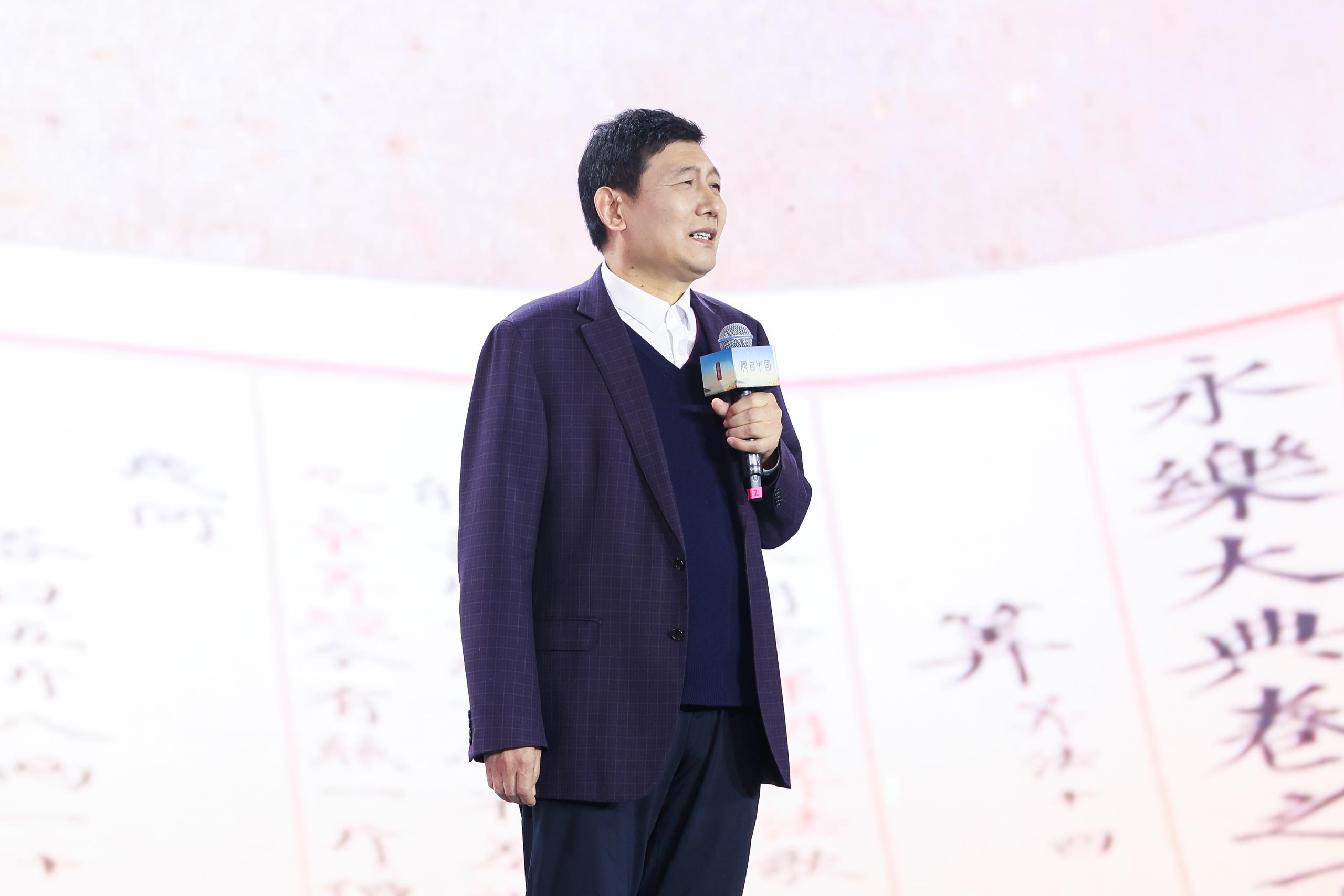 山東大學(xué)文學(xué)院講席教授、《文史哲》主編杜澤遜。人民視頻供圖