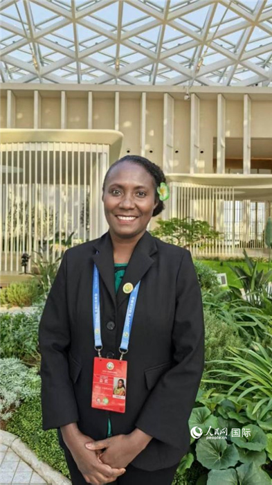 所羅門群島婦女、青年、兒童與家庭事務(wù)部新聞發(fā)言人尼祿·凡科莎接受人民網(wǎng)采訪。 人民網(wǎng) 吳詩敏攝