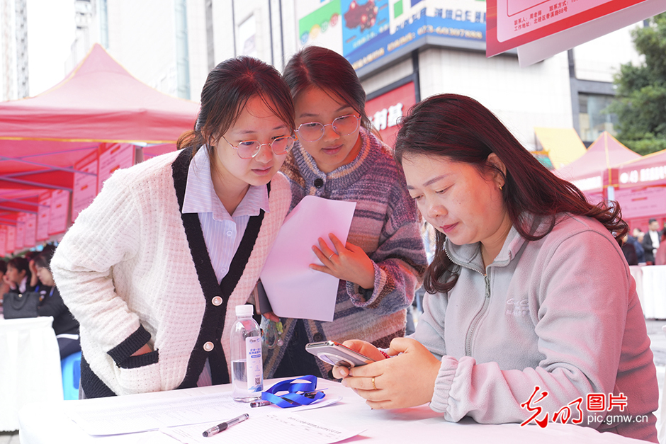 【職引未來】求職招聘“雙向奔赴”，穩(wěn)崗就業(yè)精準發(fā)力