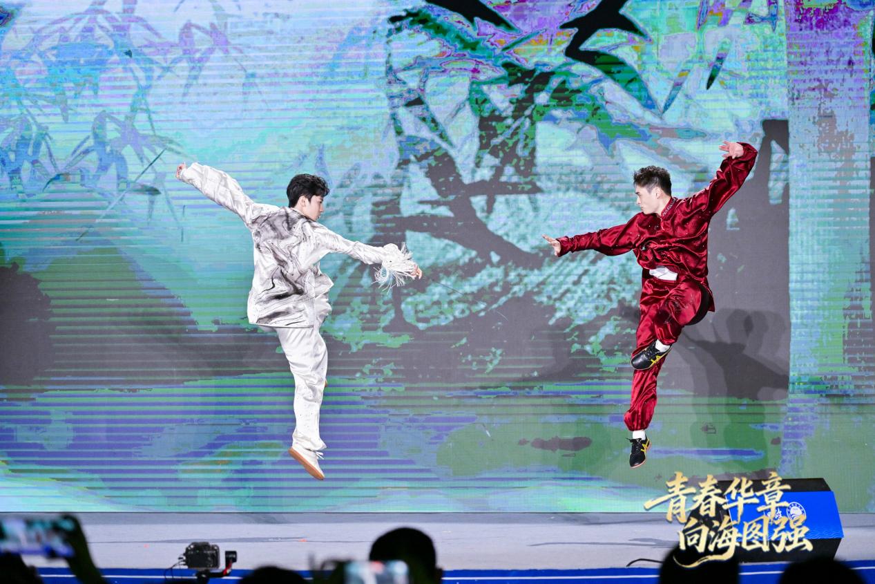 全運(yùn)健兒劉德文、紀(jì)豪（左）帶來“青春有我”的澎湃活力。主辦方供圖