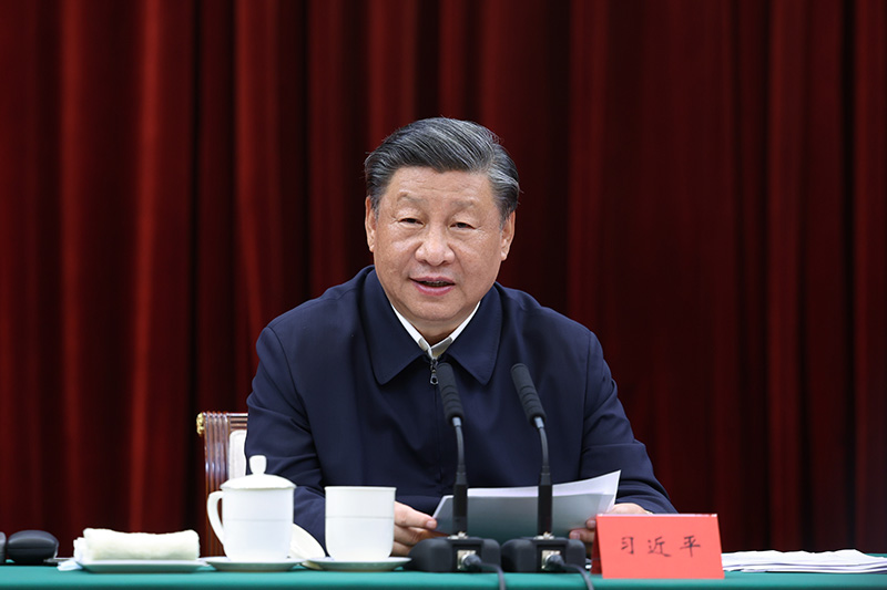 2023年10月12日下午，中共中央總書記、國(guó)家主席、中央軍委主席習(xí)近平在江西省南昌市主持召開進(jìn)一步推動(dòng)長(zhǎng)江經(jīng)濟(jì)帶高質(zhì)量發(fā)展座談會(huì)并發(fā)表重要講話。新華社記者 鞠鵬 攝
