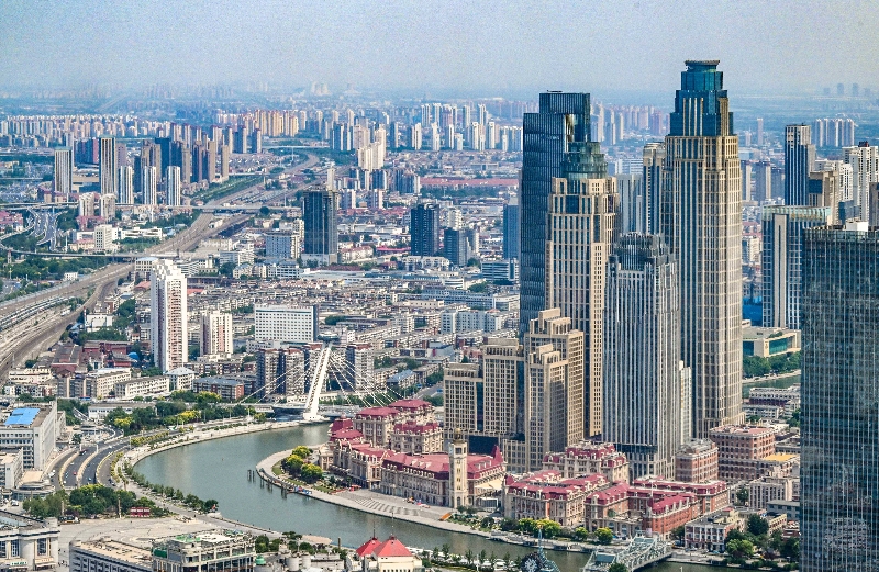 這是2023年6月16日從直升機上拍攝的天津中心城區(qū)城市景觀。