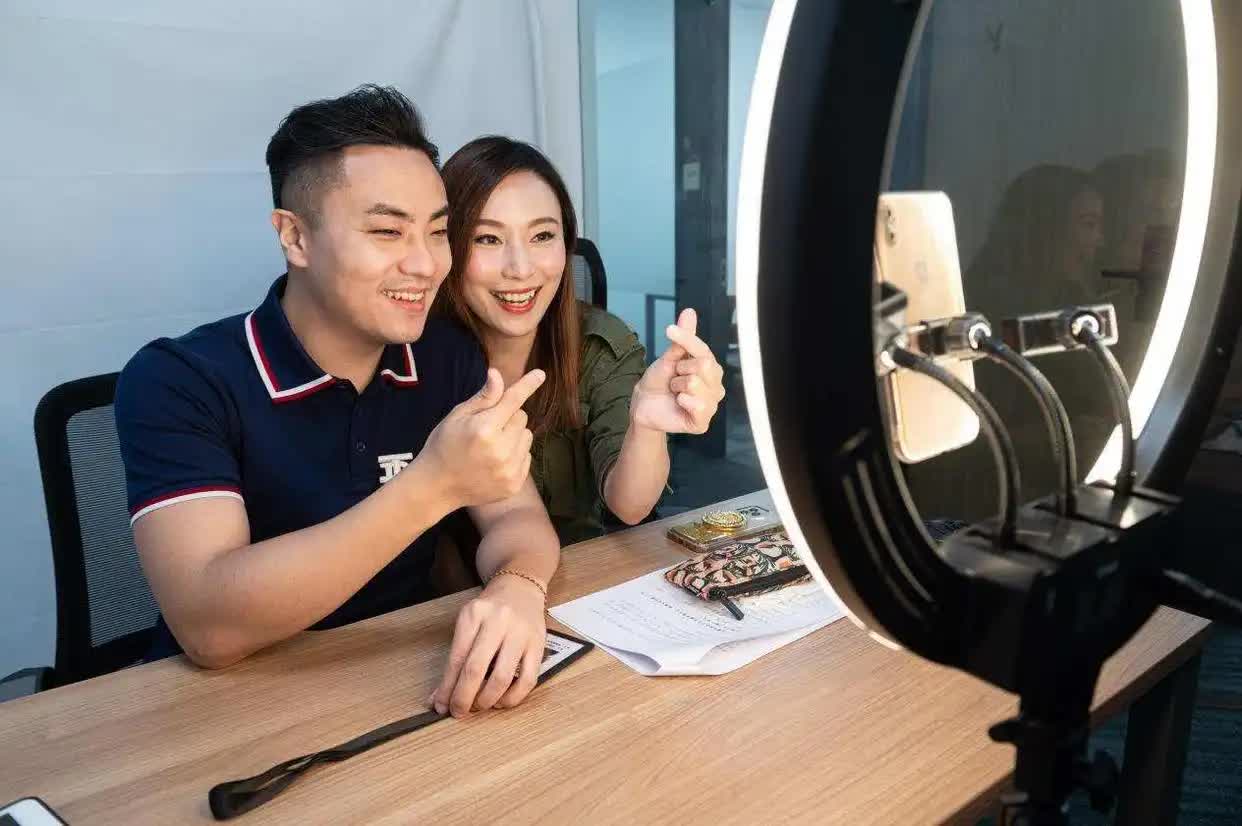 △ 一對在廣州創(chuàng)業(yè)的“港夫廣妻” 。