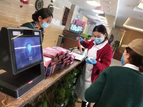 （12.22衛(wèi)生健康·配圖）黃河源頭，醫(yī)(6504218)-20201222103729.jpg