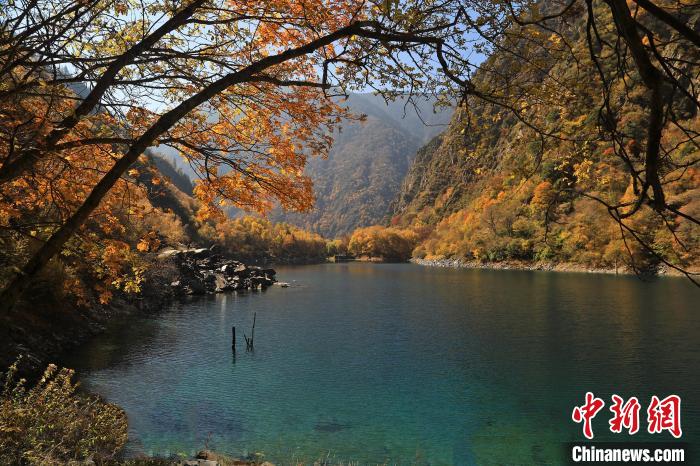 松坪溝風(fēng)光?！⑼?攝