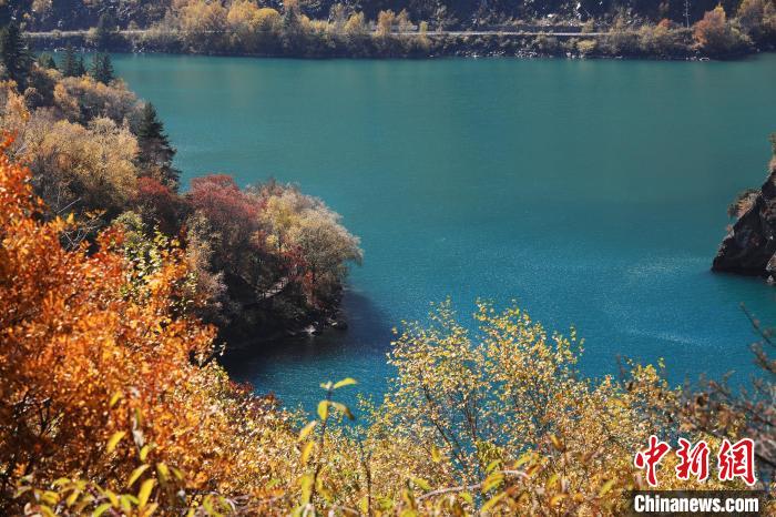 松坪溝風(fēng)光。　劉通 攝