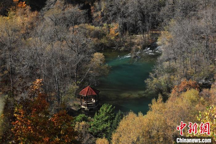 松坪溝風(fēng)光?！⑼?攝