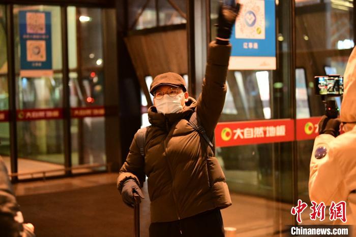 1月9日晚剛到沈陽(yáng)?！¤F西區(qū)委宣傳部 攝