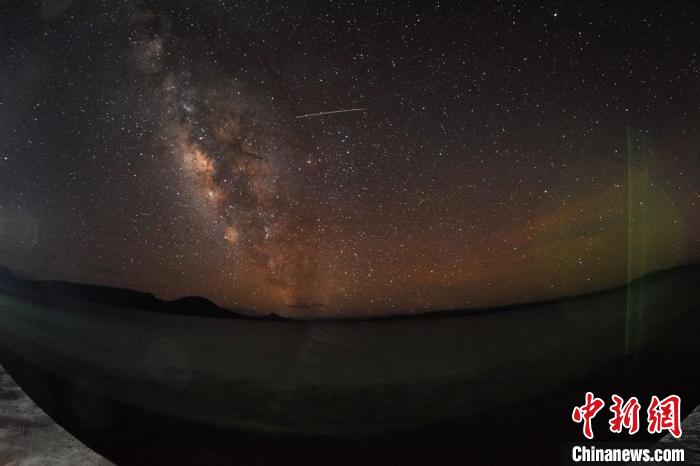 錯鄂湖星空璀璨，一顆流星劃過?！?lt;a target='_blank' ></p><p  align=