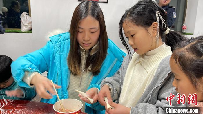 西藏戍邊民警：一想到孩子，心就瞬間柔軟了
