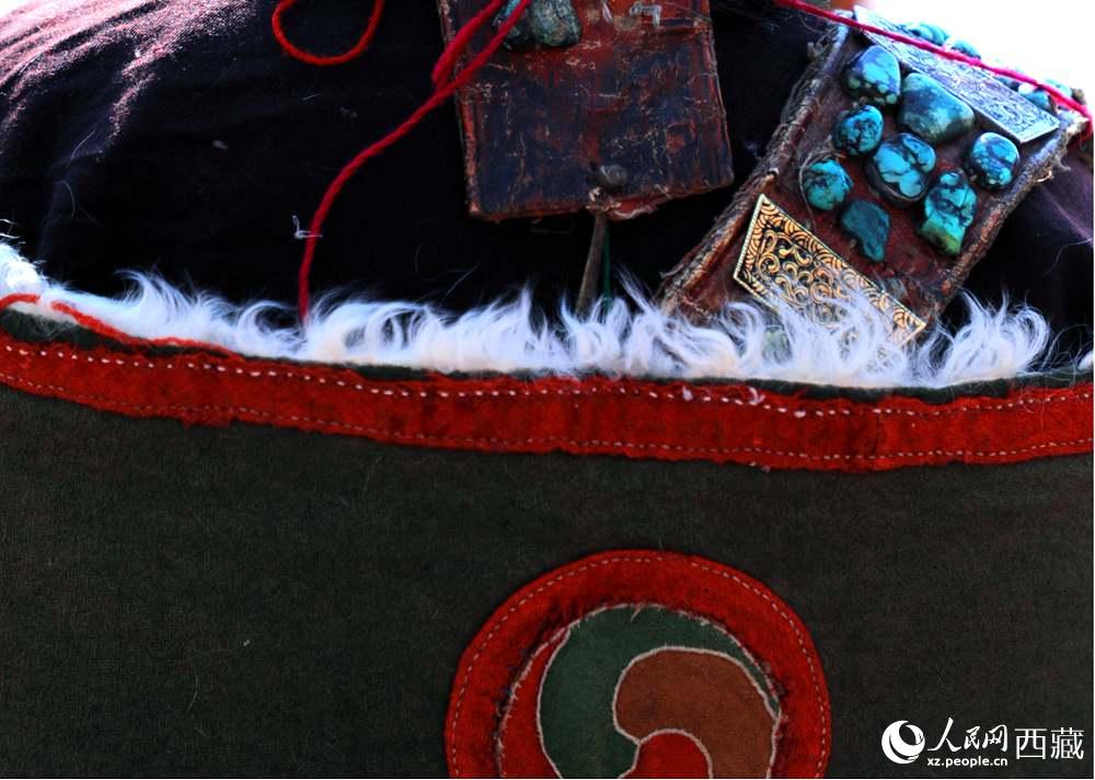 “飛天服飾”細節(jié)展示。 人民網(wǎng) 李海霞攝