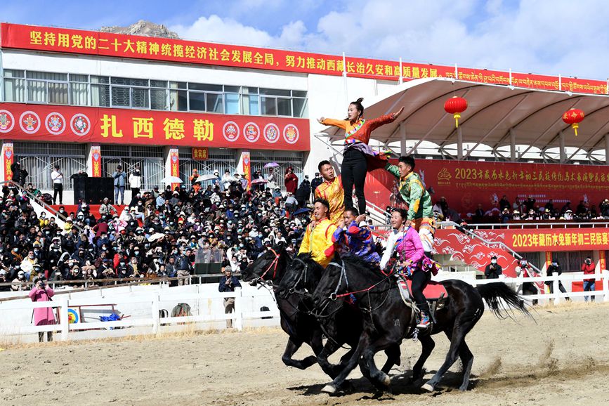 藏歷新年，精彩的馬術(shù)表演。潘多攝