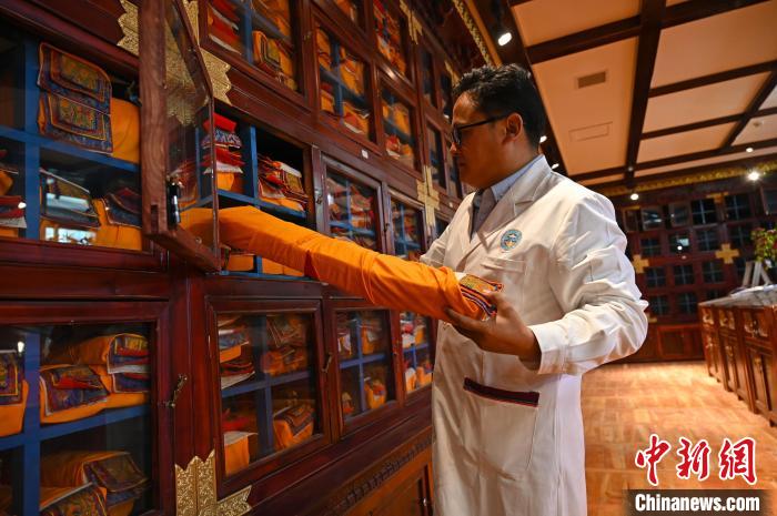 西藏藏醫(yī)院推動古籍文獻(xiàn)整理研究、出版利用