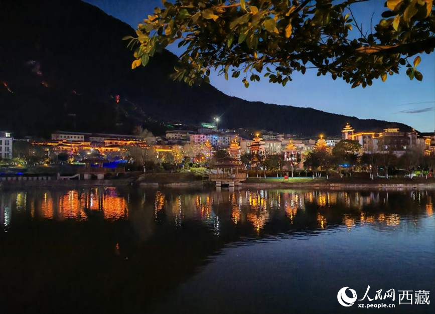 墨脫縣夜景。人民網(wǎng) 李海霞攝
