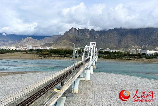拉薩河特大橋。張敏穎 攝