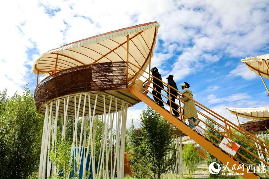 西普農(nóng)博園里的鳥巢餐廳。人民網(wǎng)記者 次仁羅布攝