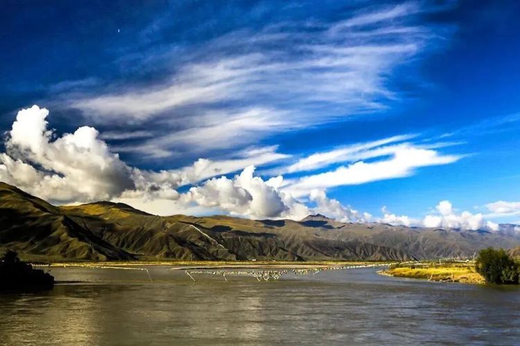 懂西藏的人，一定不會(huì)錯(cuò)過林芝的秋天