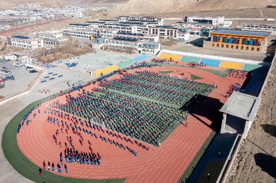 定日縣第二初級中學全貌。人民網記者 翁奇羽攝