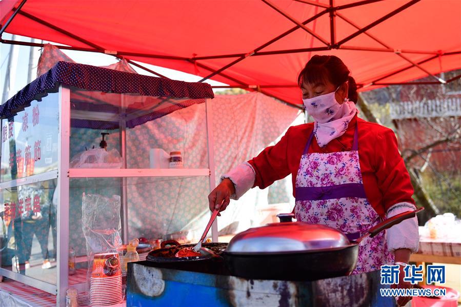 （全面建成小康社會“百城千縣萬村調(diào)研行”·圖文互動）（6）青?？柎澹骸肮夤鞔濉钡娜A麗轉(zhuǎn)身