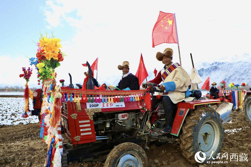 拉薩市墨竹工卡縣唐加鄉(xiāng)莫沖村的春耕儀式現(xiàn)場。人民網(wǎng) 次仁羅布攝